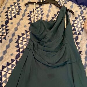 Elegant Green One-Shoulder Dress